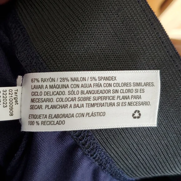 Women's Plus Size Mid-Rise Pull-On Ponte Pants with Comfort Waistband - Ava &ViV - Picture 4 of 4